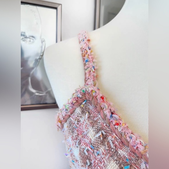 Stunning Tweed dress with silk lining - Picture 2 of 7